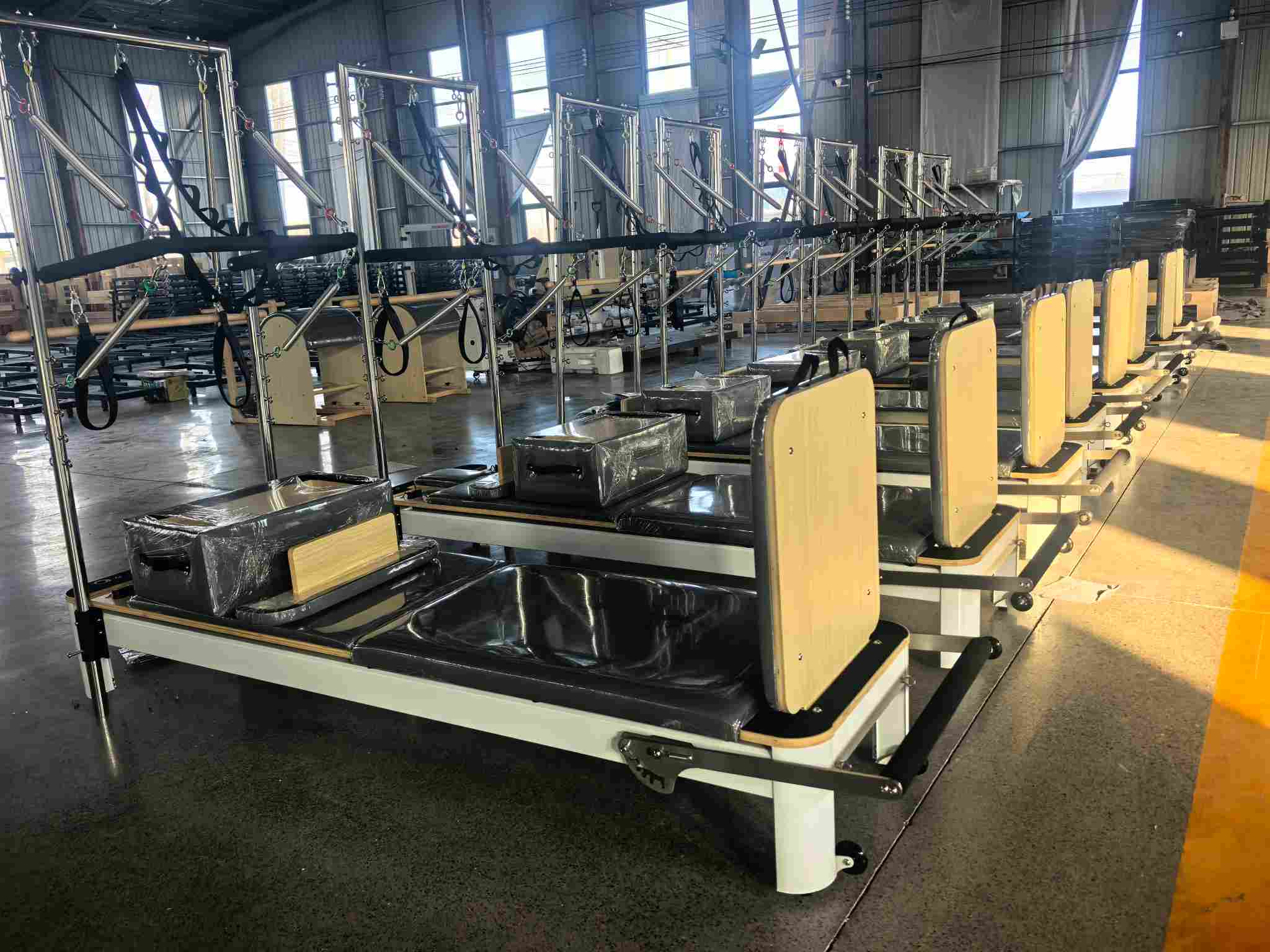 Novità sulle spedizioni in blocco | Yingruis Supermodel Commercial Pilates Reformers esportati nei mercati globali